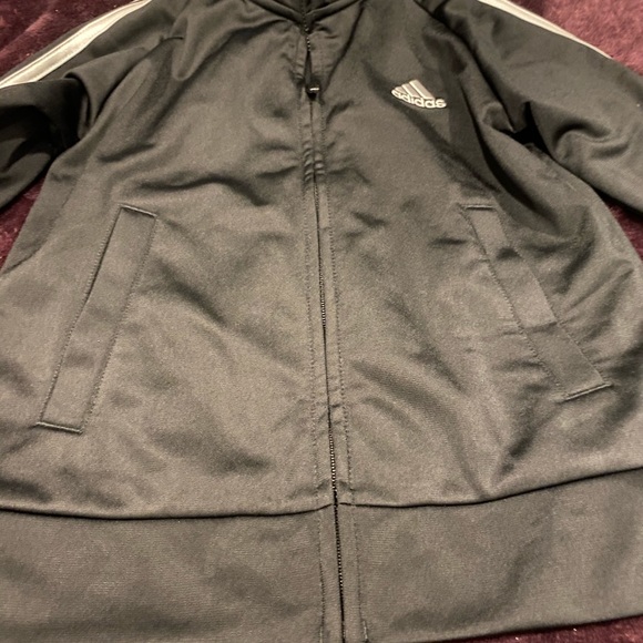 4T adidas tracksuit - Picture 3 of 14